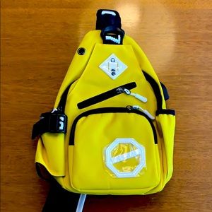 NWOT Yellow nylon shoulder bad